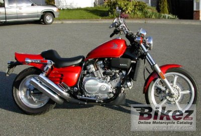 1998 Honda VF 750 C photo